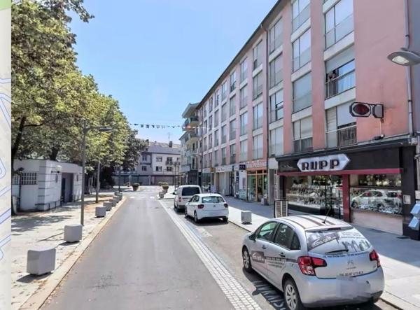 Local professionnel avec dépôt