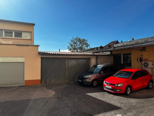 Local professionnel avec dépôt