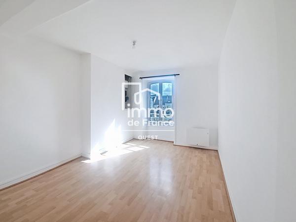 Appartement Evron 1 pièce(s)