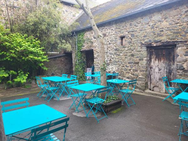 À CÉDER FOND PIZZERIA EN CENTRE-BOURG DANS UNE COMMUNE DYNAMIQUE