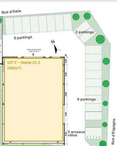 Local industriel 480 m² 9 m sous plafond