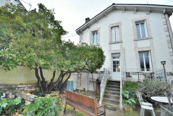 Maison des années 30 à vendre 5 pièces (16) ANGOULEME, 4 Chambres, 1 garage, 1 jardin
