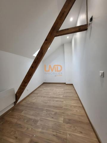 Maison entièrement rénové 2 chambres ,jardin, double garage