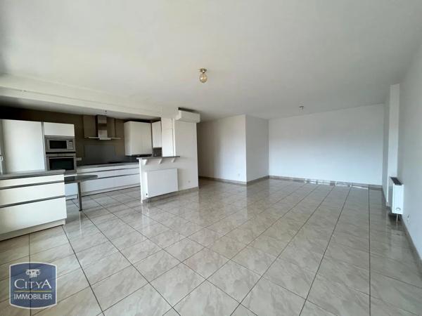 Appartement à louer 4 pièces 119.8m² Villefranche-sur-Saône (69400)