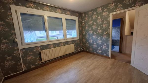 Maison à Vendre 5 pièces OMISSY (02) Jardin, Double Garage