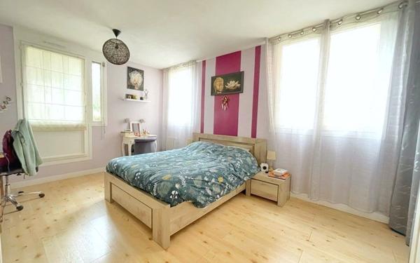 Appartement à vendre    4 pièces • 96,18 m2 Saint-Genis-Laval