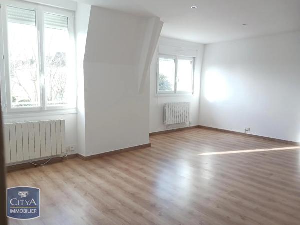 Appartement à louer 3 pièces 72.49m² Blois (41000)
