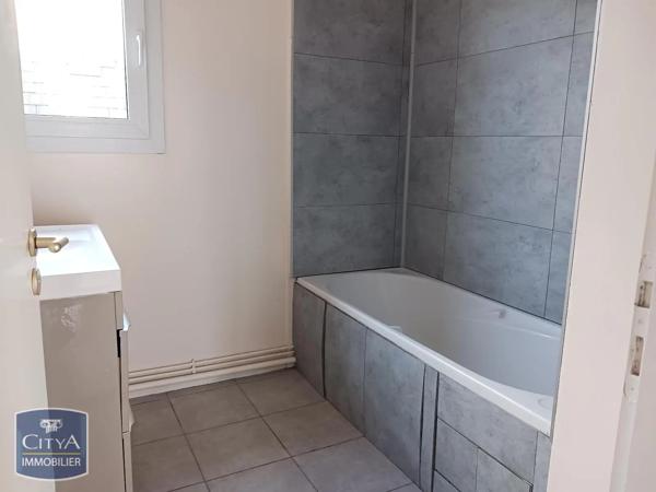 Appartement à louer 3 pièces 72.49m² Blois (41000)