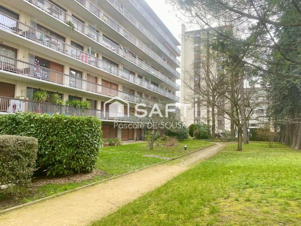 Agréable 3 pièces avec balcons dans résidence proche RER