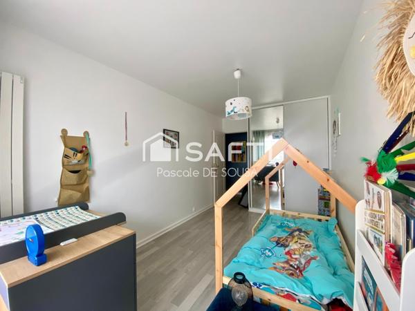 Agréable 3 pièces avec balcons dans résidence proche RER