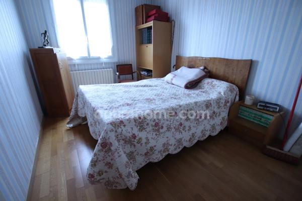 ST JEAN DE LA RUELLE, secteur calme proche tangentielle, Maison individuelle de 100m2 en très bon état