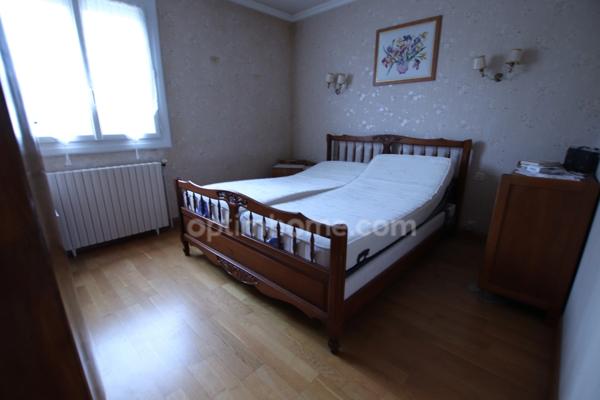 ST JEAN DE LA RUELLE, secteur calme proche tangentielle, Maison individuelle de 100m2 en très bon état