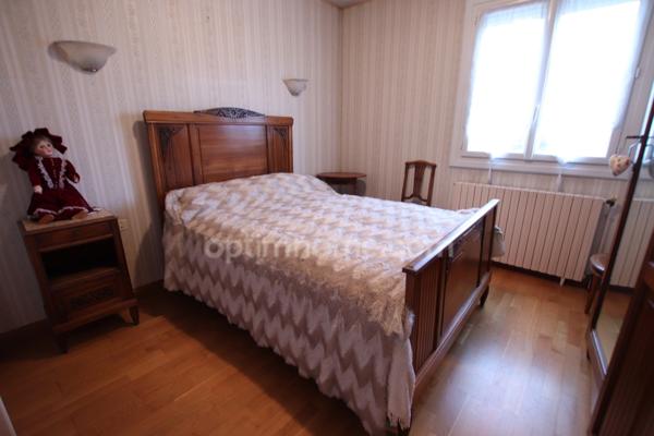 ST JEAN DE LA RUELLE, secteur calme proche tangentielle, Maison individuelle de 100m2 en très bon état