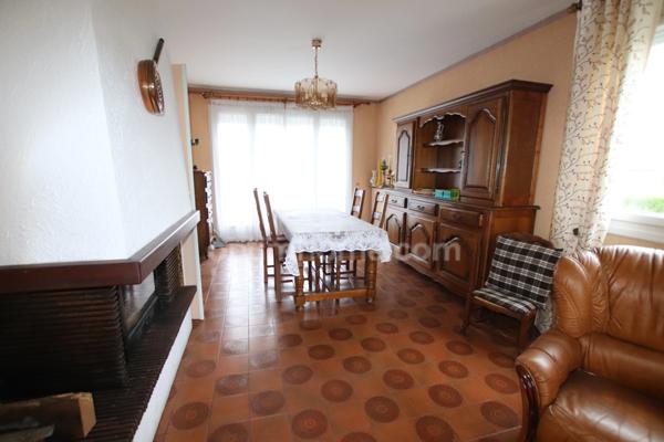 ST JEAN DE LA RUELLE, secteur calme proche tangentielle, Maison individuelle de 100m2 en très bon état