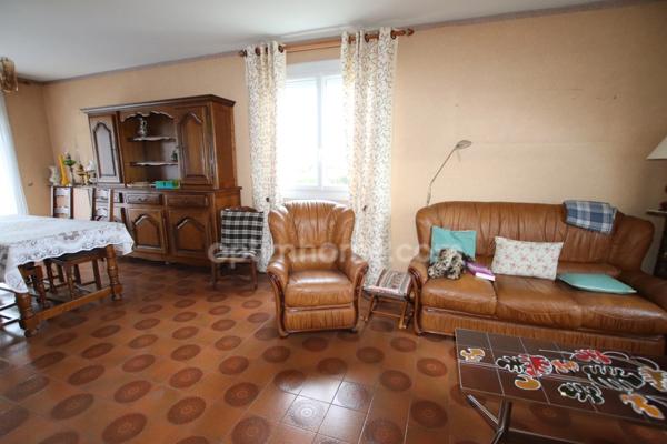 ST JEAN DE LA RUELLE, secteur calme proche tangentielle, Maison individuelle de 100m2 en très bon état