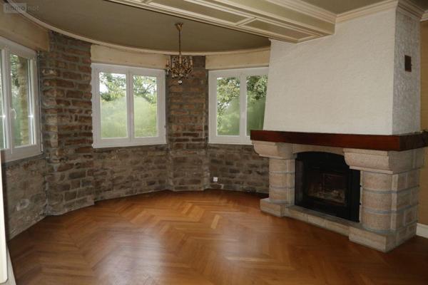 Maison à vendre à Pont-de-Buis-lès-Quimerch dans le Finistère (29590), ref : 1728