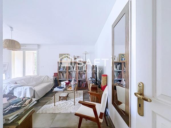 Appartement T3 avec parking souterrain dans résidence fermée