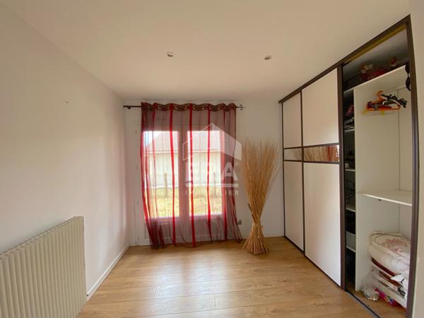 2 maisons 145m2 et 54m2 sur terrain 1108m2.