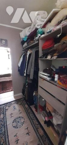 Maison située en centre de ville comprenant : 
Au rez-de-chaussée : une pièce de réception, un...