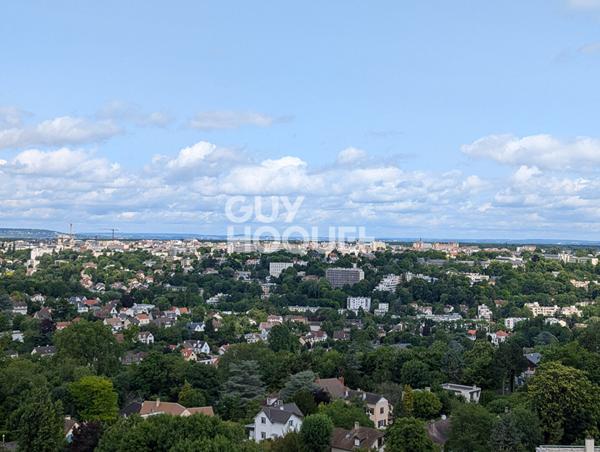 Marly Le Roi - 6 pièces, 4 chambres, 112 m2 - Etage élevé