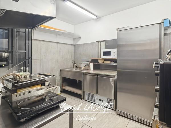 Fonds de commerce/ Murs/ Appartement à vendre à Montredon 13008 MARSEILLE