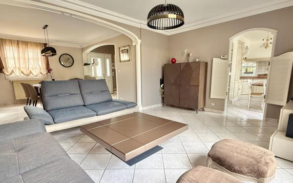 Maison à vendre    6 pièces •  Morangis