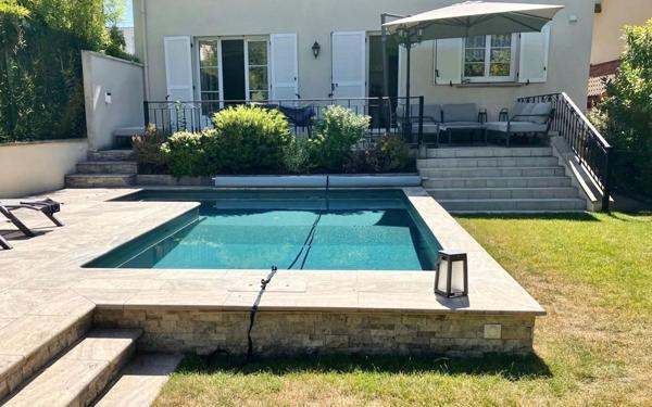 Maison à vendre    6 pièces •  Morangis