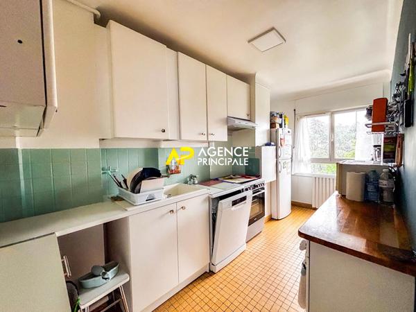 Sartrouville - La Croix Blanche - Appartement 4 pièces 67.10 m2 avec parking et cave 275 900 € **  - Référence  9589