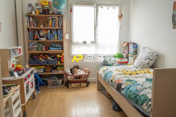 Sartrouville - La Croix Blanche - Appartement 4 pièces 67.10 m2 avec parking et cave 275 900 € **  - Référence  9589