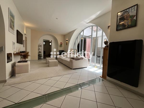 Appartement
         4 pièces
        - 98 m² Exclusivité 137 000 € *