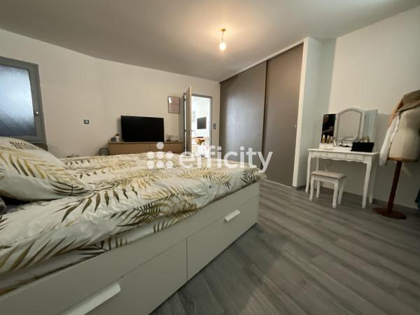 Appartement
         4 pièces
        - 98 m² Exclusivité 137 000 € *