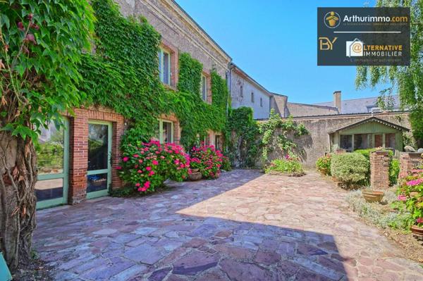 Vente Propriété 12 pièces 292 m2 à Saumur