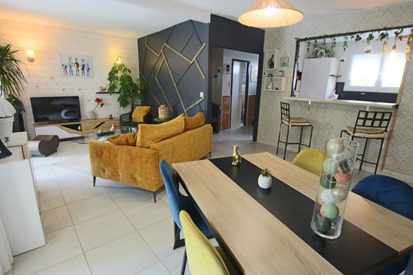 Maison familiale avec dépendance, piscine chauffée et grand terrain à Mios