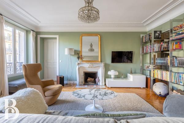 Paris (75010) EXCLUSIVITÉ – SUPERBE APPARTEMENT HAUSSMANNIEN – SAINT-VINCENT-DE-PAUL / MAUBEUGE – PARIS 10e