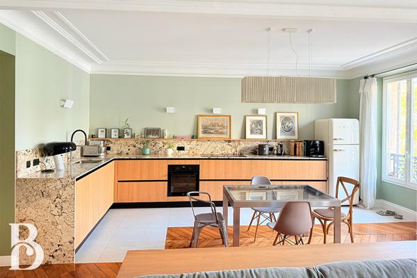 Paris (75010) EXCLUSIVITÉ – SUPERBE APPARTEMENT HAUSSMANNIEN – SAINT-VINCENT-DE-PAUL / MAUBEUGE – PARIS 10e