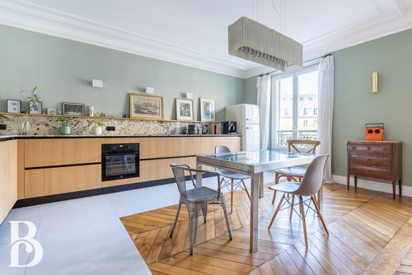 Paris (75010) EXCLUSIVITÉ – SUPERBE APPARTEMENT HAUSSMANNIEN – SAINT-VINCENT-DE-PAUL / MAUBEUGE – PARIS 10e