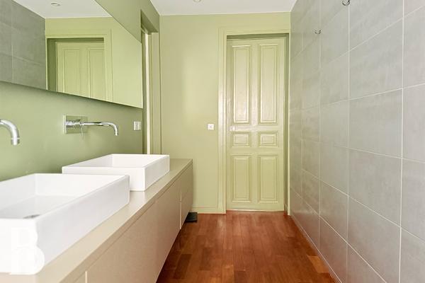 Paris (75010) EXCLUSIVITÉ – SUPERBE APPARTEMENT HAUSSMANNIEN – SAINT-VINCENT-DE-PAUL / MAUBEUGE – PARIS 10e