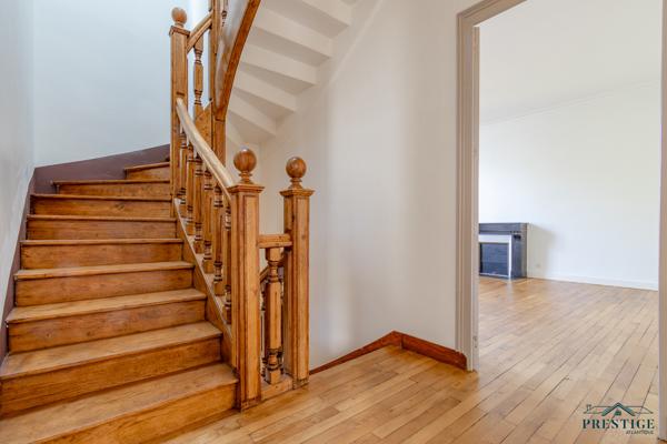 CARQUEFOU BOURG - MAISON DE MAÎTRE - 293M2 HABITABLES - TERRAIN DE 997M2