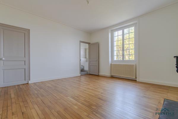 CARQUEFOU BOURG - MAISON DE MAÎTRE - 293M2 HABITABLES - TERRAIN DE 997M2