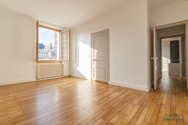 CARQUEFOU BOURG - MAISON DE MAÎTRE - 293M2 HABITABLES - TERRAIN DE 997M2