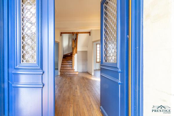 CARQUEFOU BOURG - MAISON DE MAÎTRE - 293M2 HABITABLES - TERRAIN DE 997M2