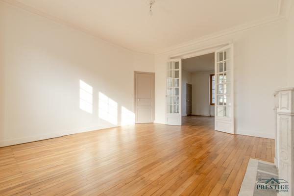 CARQUEFOU BOURG - MAISON DE MAÎTRE - 293M2 HABITABLES - TERRAIN DE 997M2
