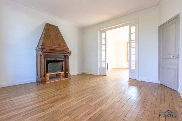 CARQUEFOU BOURG - MAISON DE MAÎTRE - 293M2 HABITABLES - TERRAIN DE 997M2