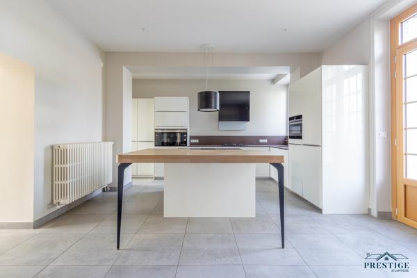 CARQUEFOU BOURG - MAISON DE MAÎTRE - 293M2 HABITABLES - TERRAIN DE 997M2
