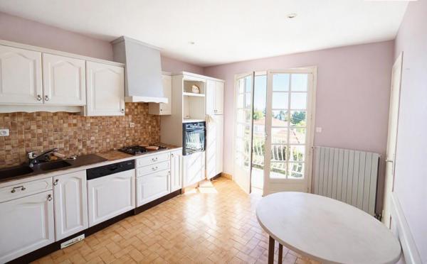 Maison familiale 220 m² + 220 m² de garage/stockage +terrain Soleymieux
