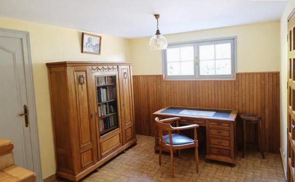 Maison familiale 220 m² + 220 m² de garage/stockage +terrain Soleymieux