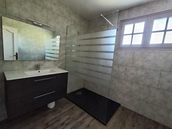 Maison familiale 220 m² + 220 m² de garage/stockage +terrain Soleymieux