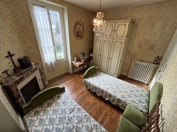 Maison à vendre |  Guéret |  7 pièces | 182 m²