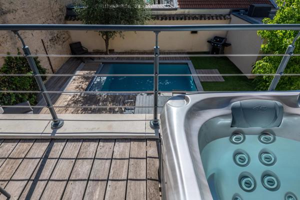 Lyon 3ème - Maison d'environ 150 m² - 3 chambres - Jardin avec piscine - Garage
