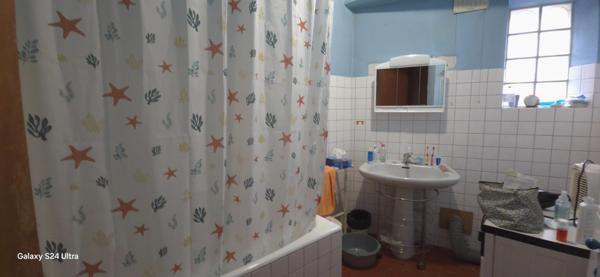 Maison bourgoise 9 pièces OUVEILLAN (11)